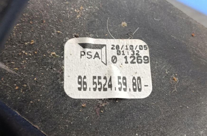 Citroen C4 I 2004-2011 hatchback 1.6 16v petrol MT 80 kW 2005  Rýchlostná páka (kulisa) 9655245980
