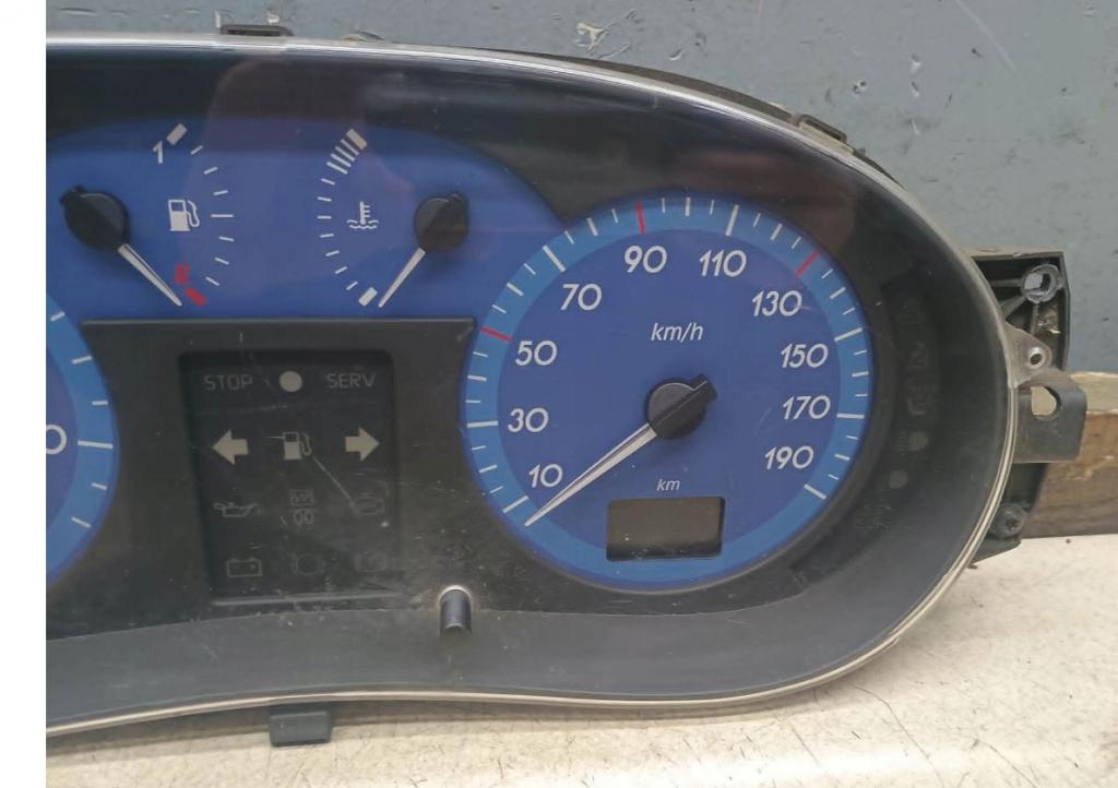 Renault Master II 1998-2010 2.2 DCI diesel 66 kW 2001  Prístrojová doska 8200032765