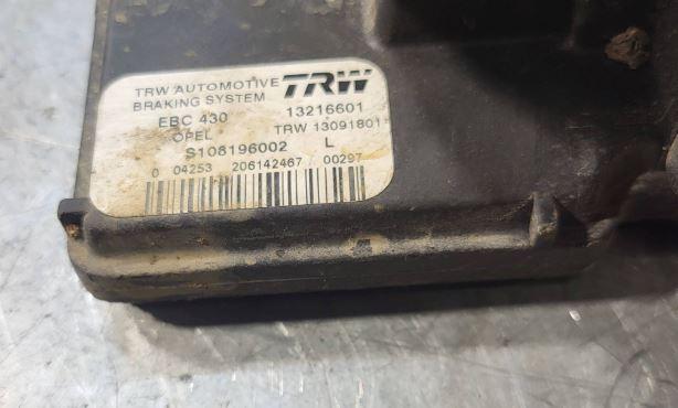 Opel Vectra B 1995-2002 combi 1.8 16v petrol MT 92 kW 2001  Pumpa ABS 13216601 13091801 S108196002