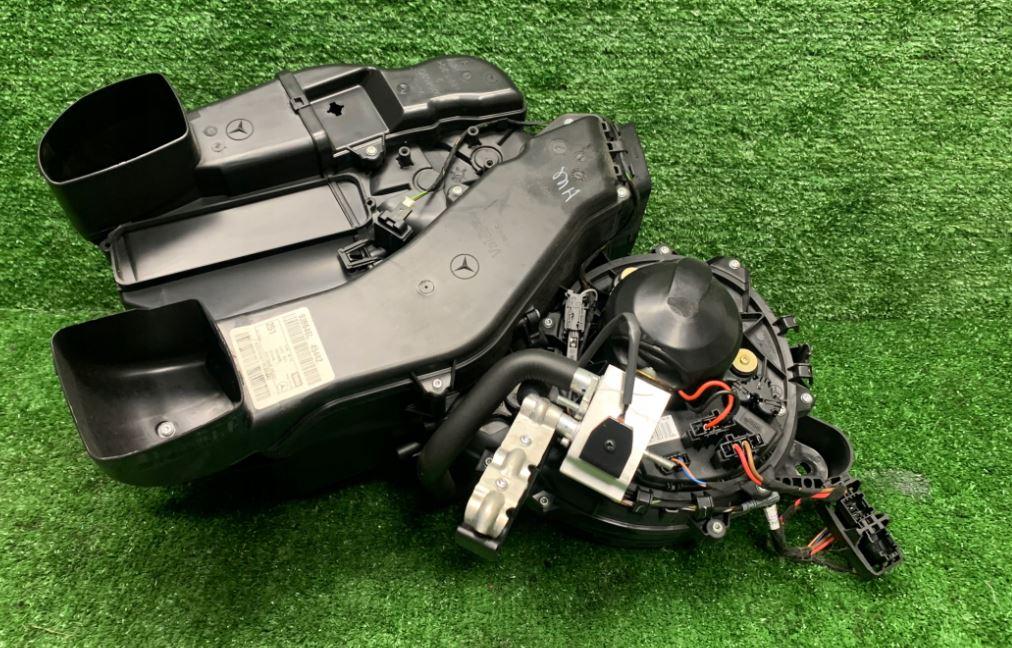 Mercedes R W251 2005-2013 hatchback 3.0 CDI diesel AT 165 kW 2006  Ventilátor kúrenia A2518341161