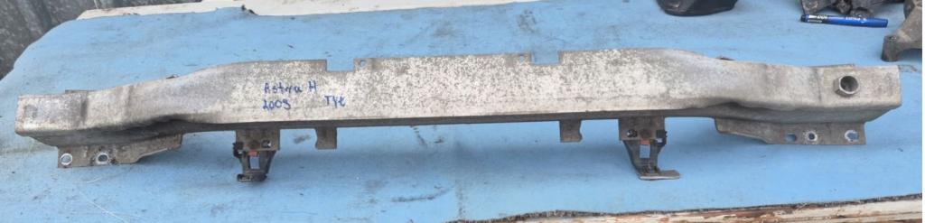 Opel Astra III 2004-2014 hatchback 1.7 CDTI diesel MT 74 kW 2007  Výstuha zadná 13125147
