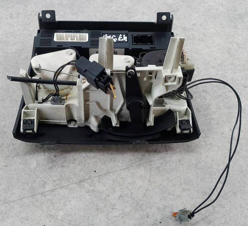 Peugeot Boxer I 1994-2006 2.2 HDI diesel MT 74 kW 2002  Panel kúrenia/klimatizácie