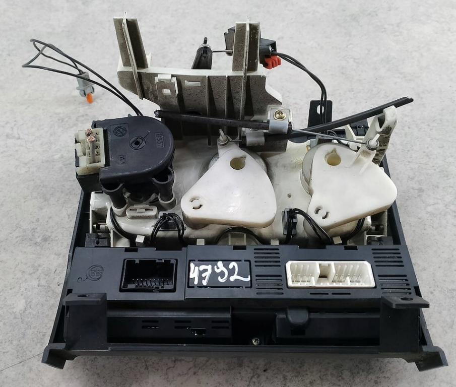 Peugeot Boxer I 1994-2006 2.2 HDI diesel MT 74 kW 2002  Panel kúrenia/klimatizácie