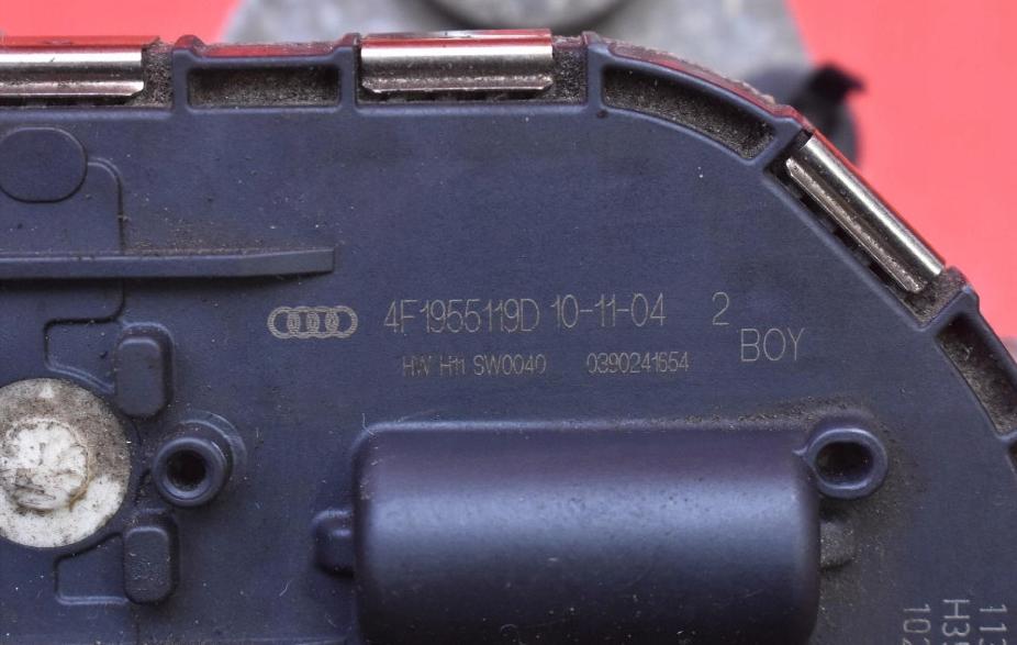 Audi A6 C6 2004-2011 sedan 3.0 TDI diesel MT 165 kW 2010  Mechanizmus stieračov predný 4F1955023K 4F1955119D