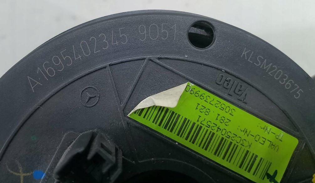 Mercedes A W169 2004-2012 hatchback 1.7 petrol MT 85 kW 2004  Prepínacie páčky pod volantom A1695402345  A1694640318