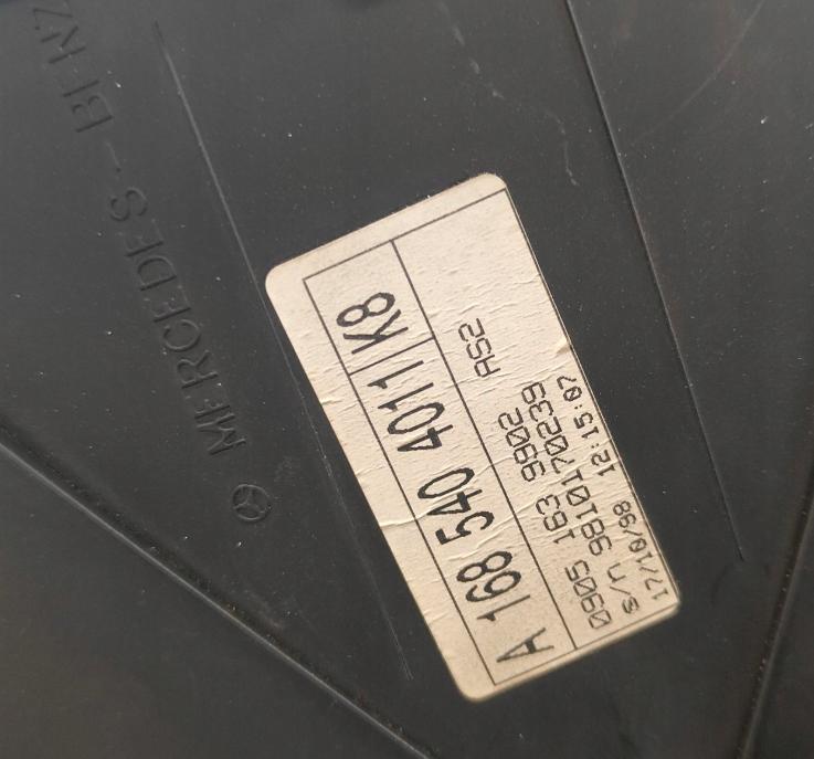 Mercedes A W168 1997-2004 hatchback 1.4 petrol MT 60 kW Prístrojová doska A1685404011