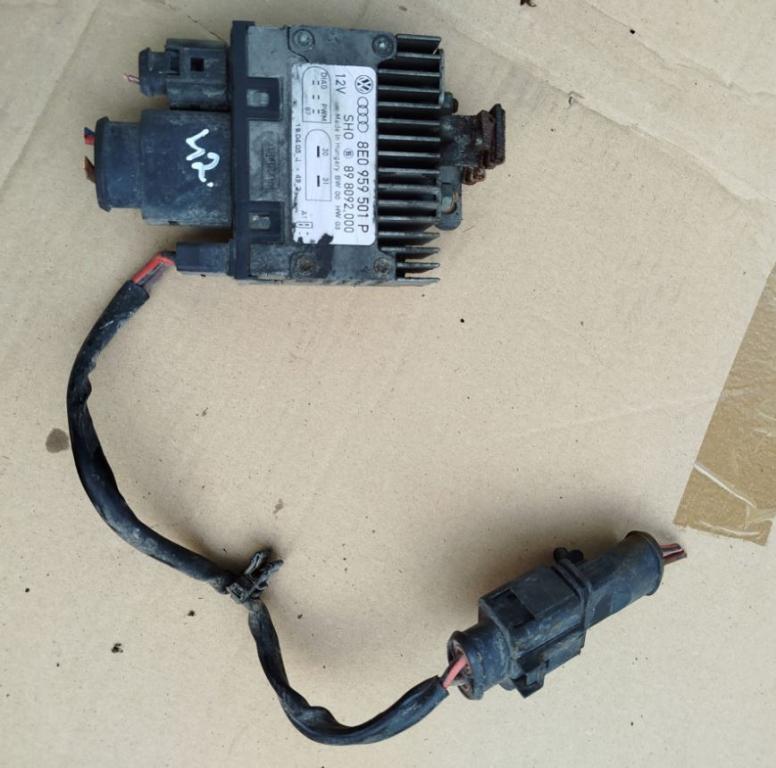 Audi A4 B7 2004-2008 combi 2.0 TDI diesel MT 125 kW 2007  Riadiaca jednotka ventilátora 8E0959501P