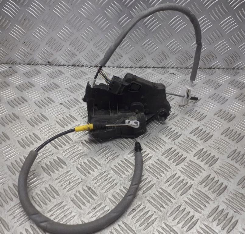 BMW 3 E46 1998-2007 sedan 2.0 D diesel MT 110 kW 2004 Zámok dverí predný ľavý