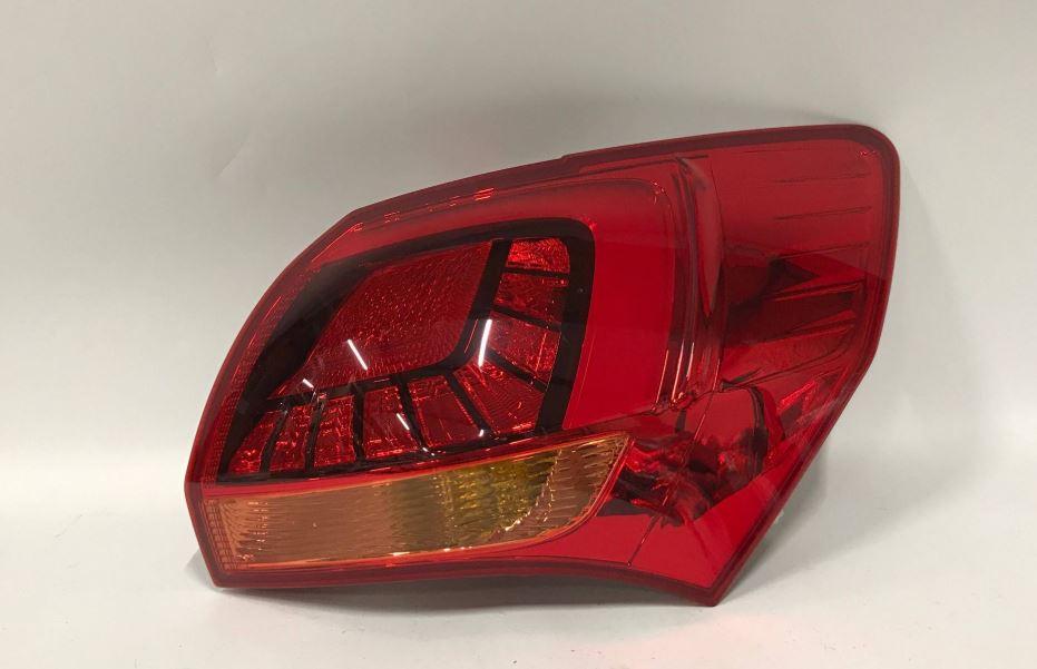 Kia Venga hatchback 1.4 16v petrol MT 66.2 kW 2018 Svetlo zadné pravé 92402-1P2