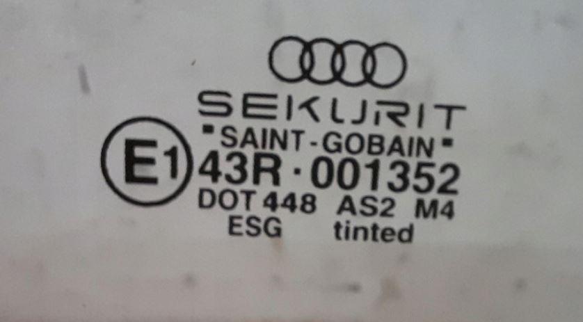 Audi A3 8L 1996-2003 hatchback 5 DVERI 1.6 petrol MT 74 kW 1998  Sklo predných pravých dverí