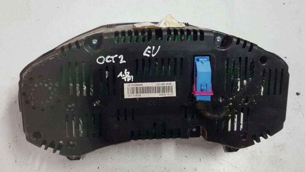 Skoda Octavia II 2004-2013 hatchback 1.9 TDI diesel AT 77 kW 2007  Prístrojová doska 1Z0920803M