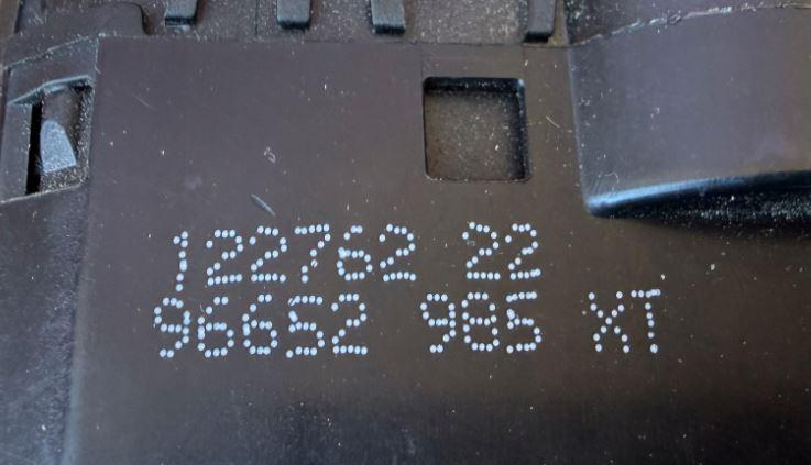 Peugeot 308 I 2007-2013 combi 1.6 HDI diesel MT 80 kW 2009  Prepínacie páčky pod volantom 96652985XT