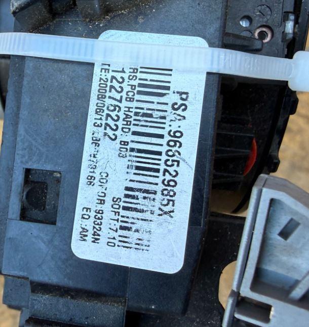 Peugeot 308 I 2007-2013 combi 1.6 HDI diesel MT 80 kW 2009  Prepínacie páčky pod volantom 96652985XT
