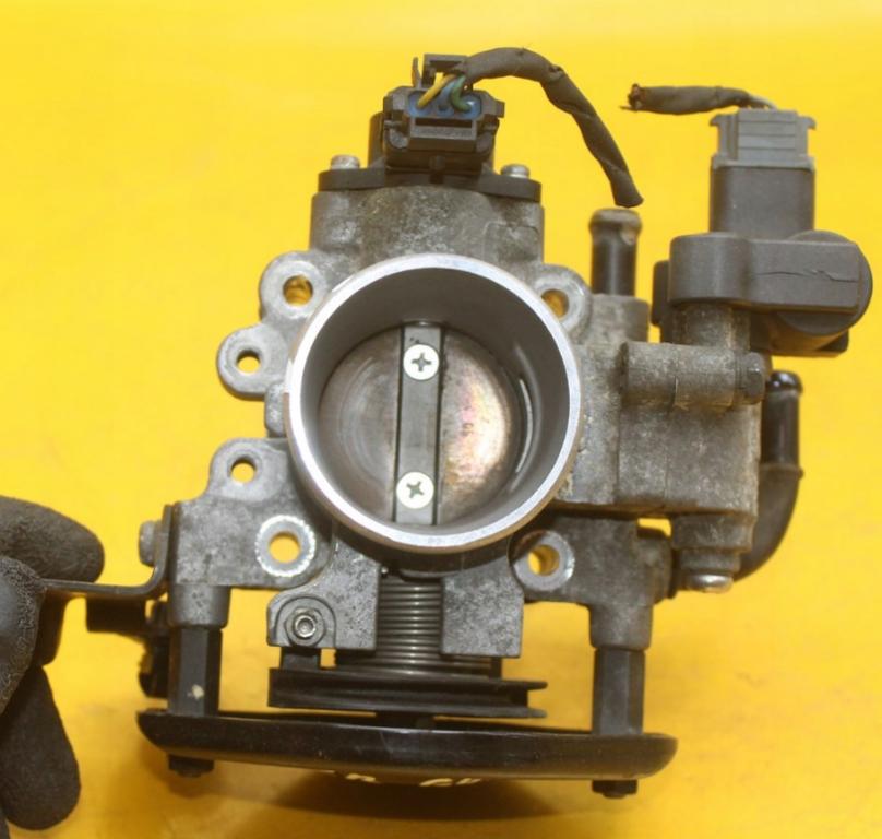 Hyundai I20 I 2008-2014 hatchback 1.2 16v petrol G4la MT 57.2 kW 2009  Škrtiaca klapka 35100-03000