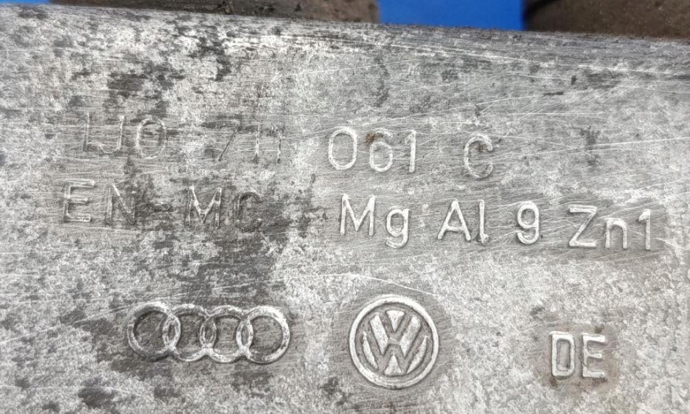 Skoda Octavia I 1996-2010 hatchback 1.9 TDI diesel 66 kW 1997  Rýchlostná páka (kulisa) 1J0711061C