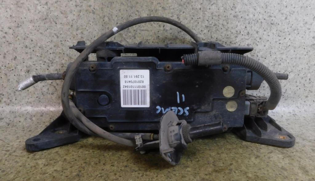 Renault Scenic II 2003-2009 hatchback 1.9 DCI diesel MT 85 kW 2003  Ručná brzda elektrická 8201070418