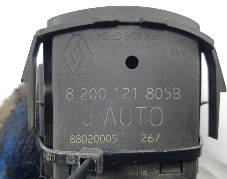 Renault Megane II 2003-2008 hatchback 1.5 DCI diesel MT 78 kW 2007  Prepínač svetiel 8200121805B