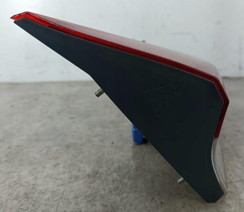 Toyota Auris II 2012-2018 hatchback Svetlo zadné ľavé 02-344 186710000