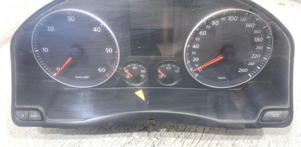 Volkswagen Golf V 2003-2009 hatchback 1.9 TDI diesel MT 77 kW 2005  Prístrojová doska 1K0920864B V0010000 0700508458