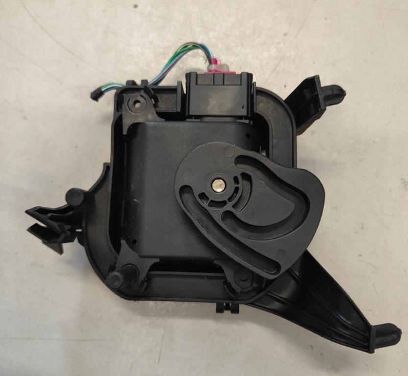 Audi A2 hatchback 1.4 16v petrol AUA MT 55 kW 2000  Motorček kúrenia 6Q0907511B