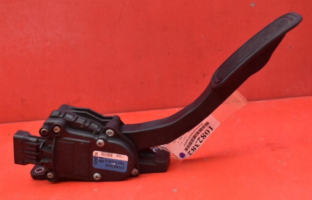 Toyota Yaris I 1999-2005 hatchback 1.0 16v petrol 50 kW 2001  Potenciometer plynového pedálu 78010-0D010