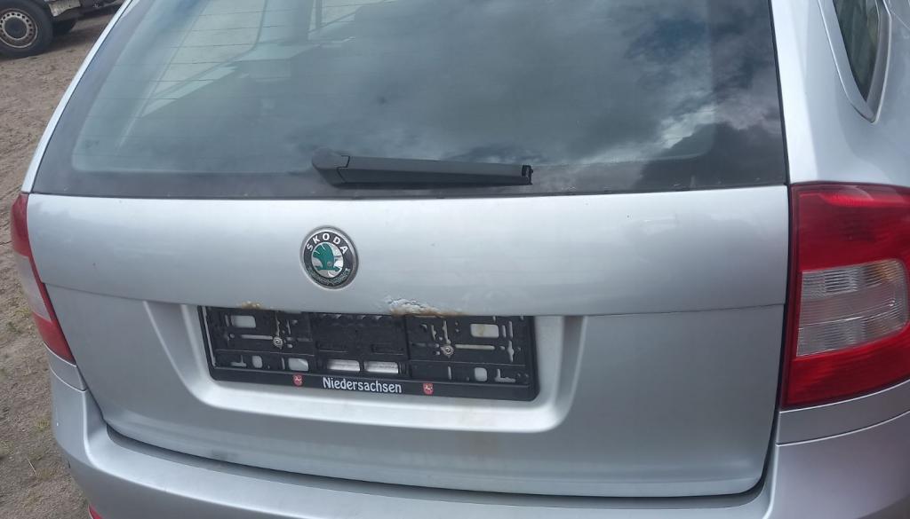 Skoda Octavia II 2004-2013 combi 1.9 TDI diesel MT 77 kW 2005  Kapota zadná (kufor) 9156