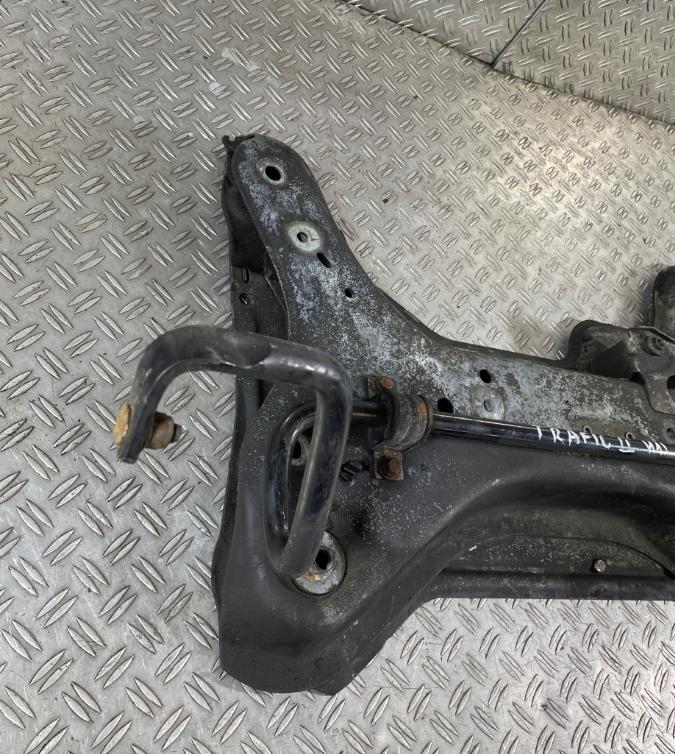 Renault Trafic II 2001-2014 hatchback 2.0 DCI diesel MT 84 kW 2013  Výstuha motora 93858866
