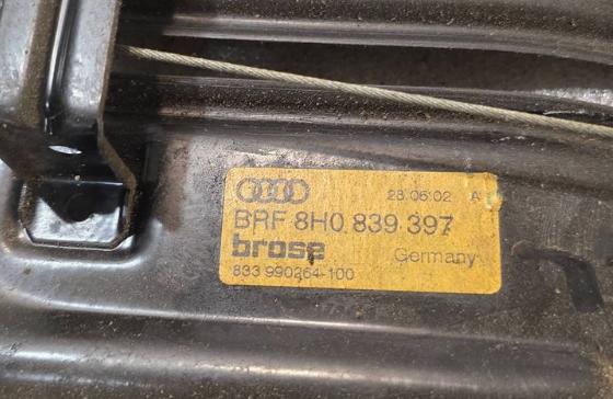 Audi A4 B6 2000-2004  1.6 petrol MT 76 kW 2002  Mechanizmus sťahovania okna zadný ľavý 8H0839397