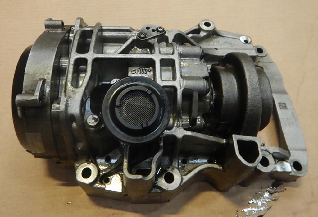 Seat Toledo IV 2012-2018 hatchback 1.4 TDI diesel MT 66 kW 2016  Olejová pumpa 04B145208G