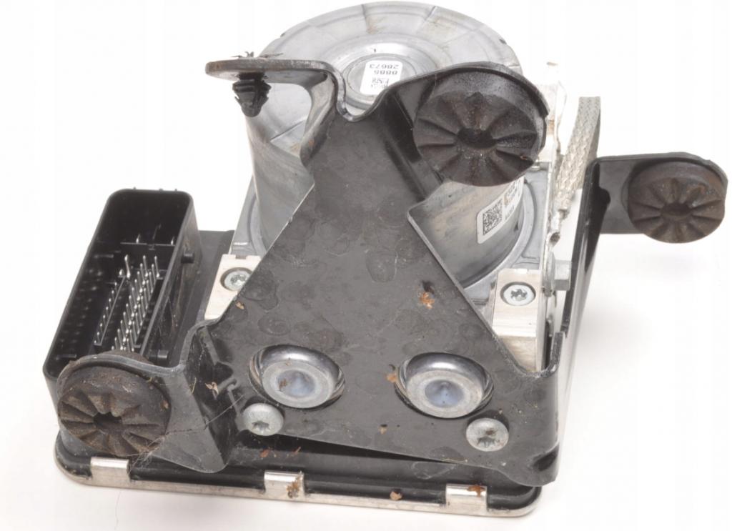 Volvo XC60 II 2.0 D4 140kW  Pumpa ABS 32214772 32214803