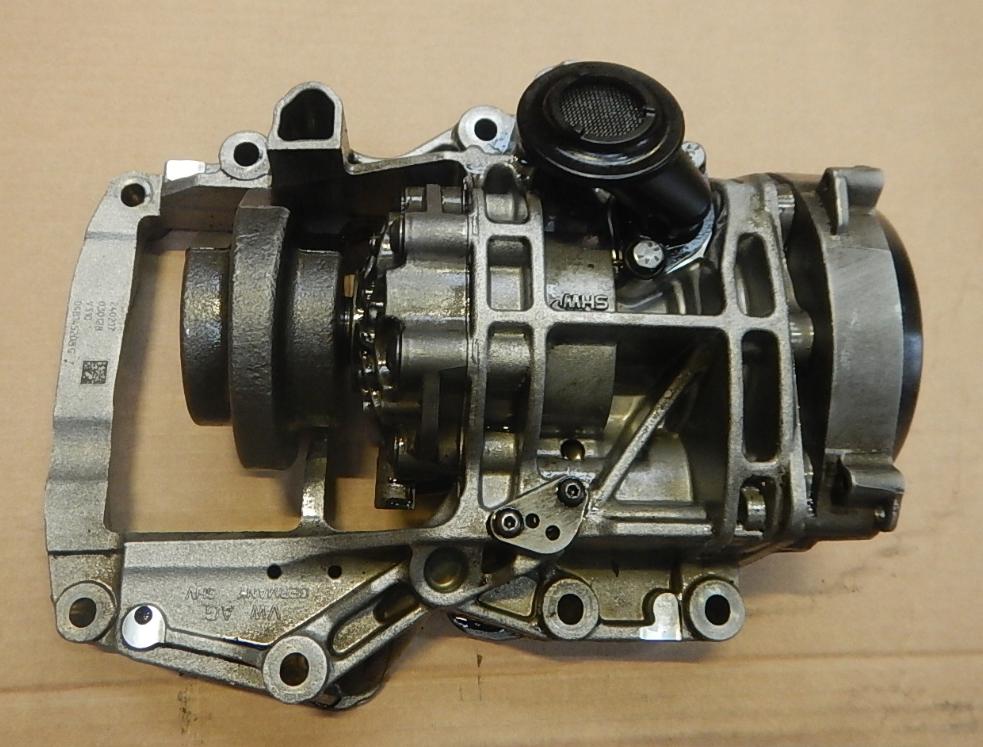 Seat Toledo IV 2012-2018 hatchback 1.4 TDI diesel MT 66 kW 2016  Olejová pumpa 04B145208G