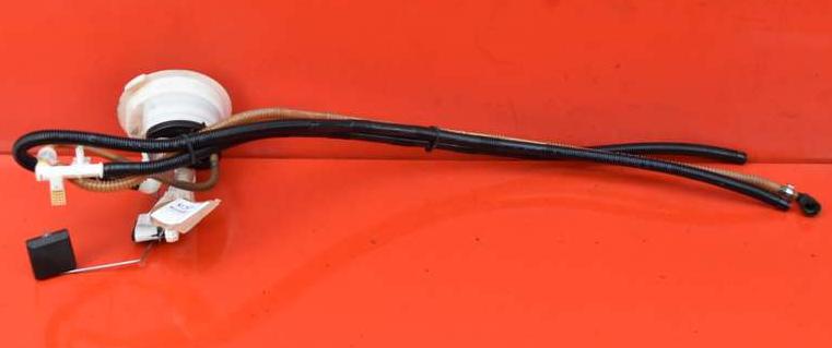 BMW 3 E90 2005-2013 coupe Palivové čerpadlo 7162394