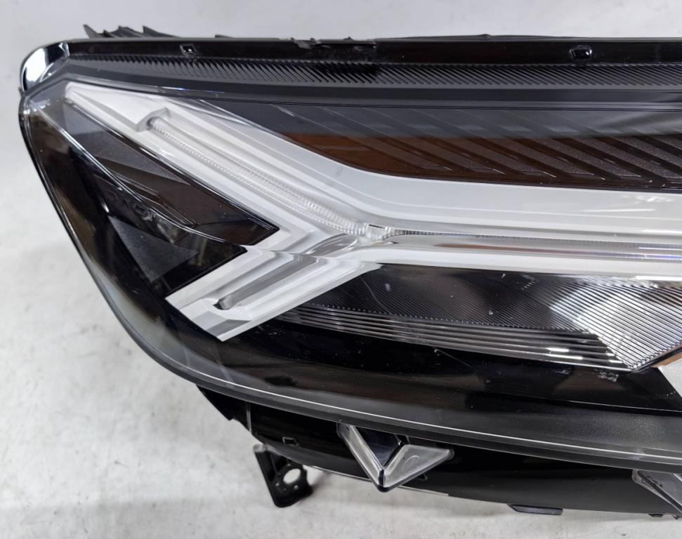 Dacia Sandero III 2020- Svetlo predné pravé 260107978R