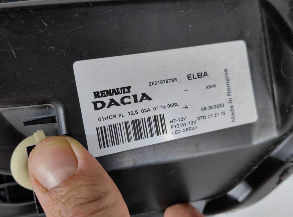 Dacia Sandero III 2020- Svetlo predné pravé 260107978R