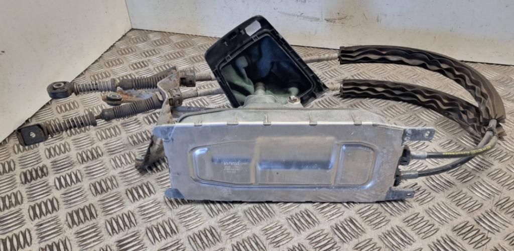 Skoda Octavia II 2004-2013 combi 1.9 TDI diesel MT 77 kW 2006 Rýchlostná páka (kulisa) 1K0711049AS 1K0711061A
