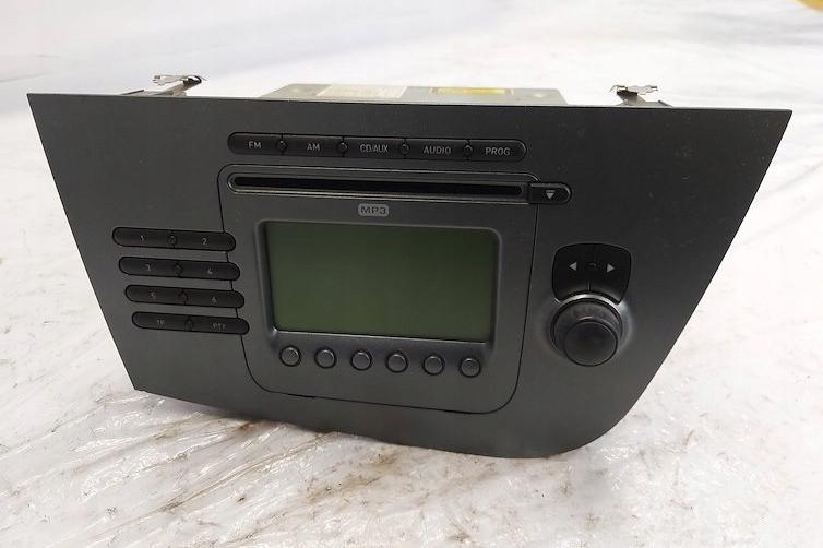 Seat Leon II 2005-2012 hatchback 1.6 8v petrol MT 75 kW 2007  Rádio 1P1035186B 7646546366