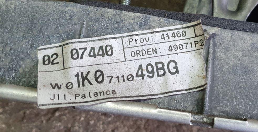 Seat Leon II 2005-2012 hatchback 1.9 TDI diesel MT 77 kW 2007  Rýchlostná páka (kulisa) 1K0711049BG