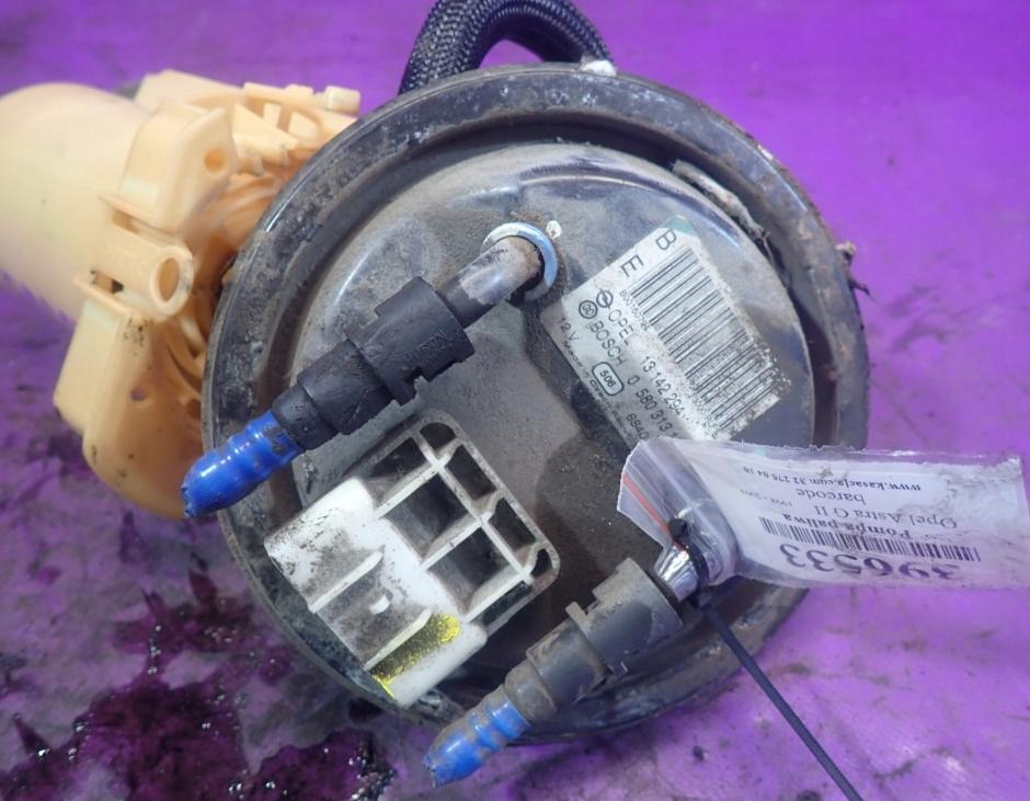 Opel Astra II 1998-2009 combi 1.6 16v petrol MT 76 kW 2006  Palivové čerpadlo 0580313132 13142294