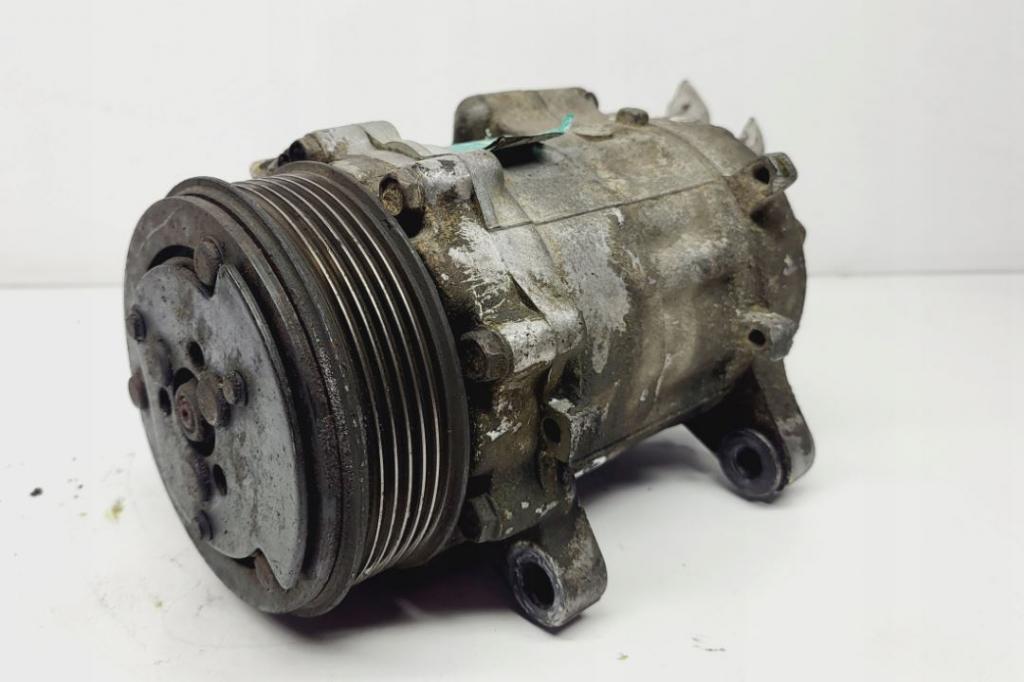 Volkswagen Polo III 6N 1994-2001 hatchback 1.6 petrol MT 55 kW 1996  Kompresor klimatizácie 6N0820803A