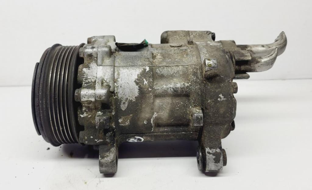 Volkswagen Polo III 6N 1994-2001 hatchback 1.6 petrol MT 55 kW 1996  Kompresor klimatizácie 6N0820803A