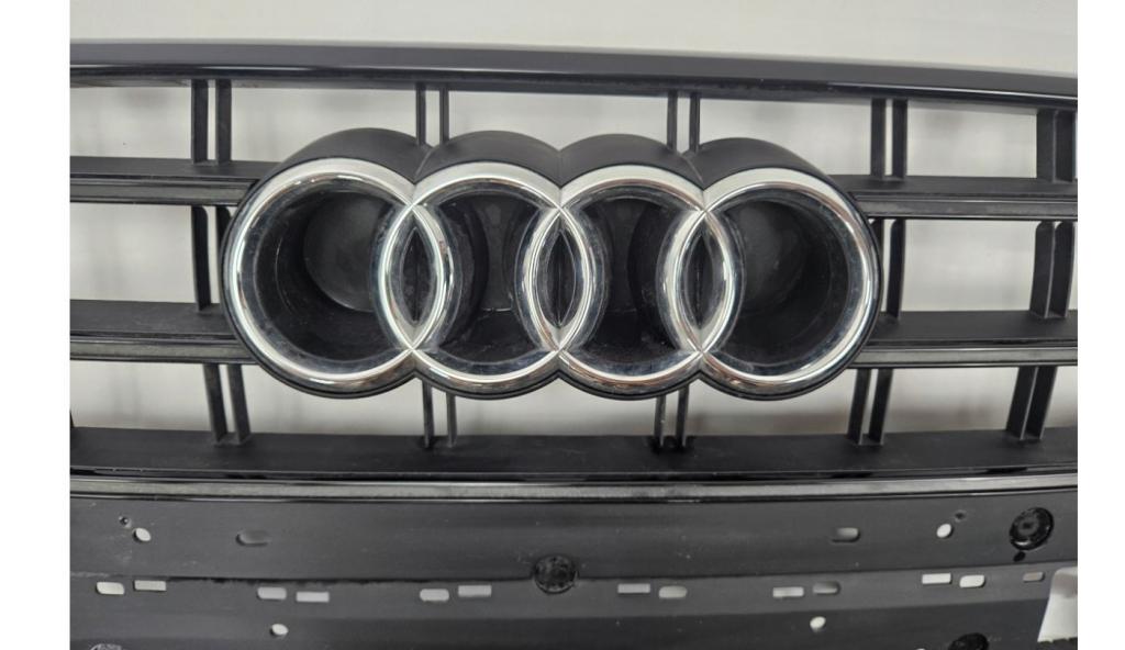 Audi A6 C7 2014-2018 S-line 2.0 TFSI petrol AT 155 kW 2015  Mriežka predná (maska chladiča) 4G0853653T