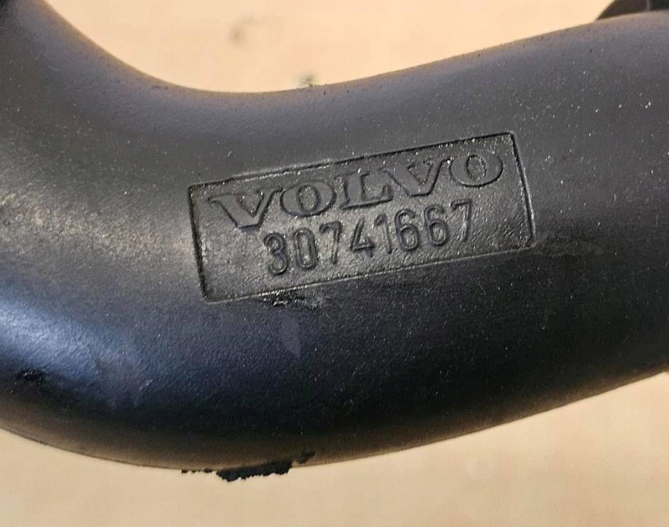 Volvo S80 II 2006-2016 sedan 2.4 D5 diesel AT 136 kW 2009  Hadica chladenia vzduchu 30741667
