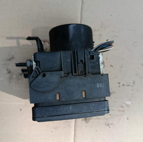 Ford Fusion hatchback 1.4 TDCi diesel 50 kW 2006  Pumpa ABS 4S61-2M110-CC