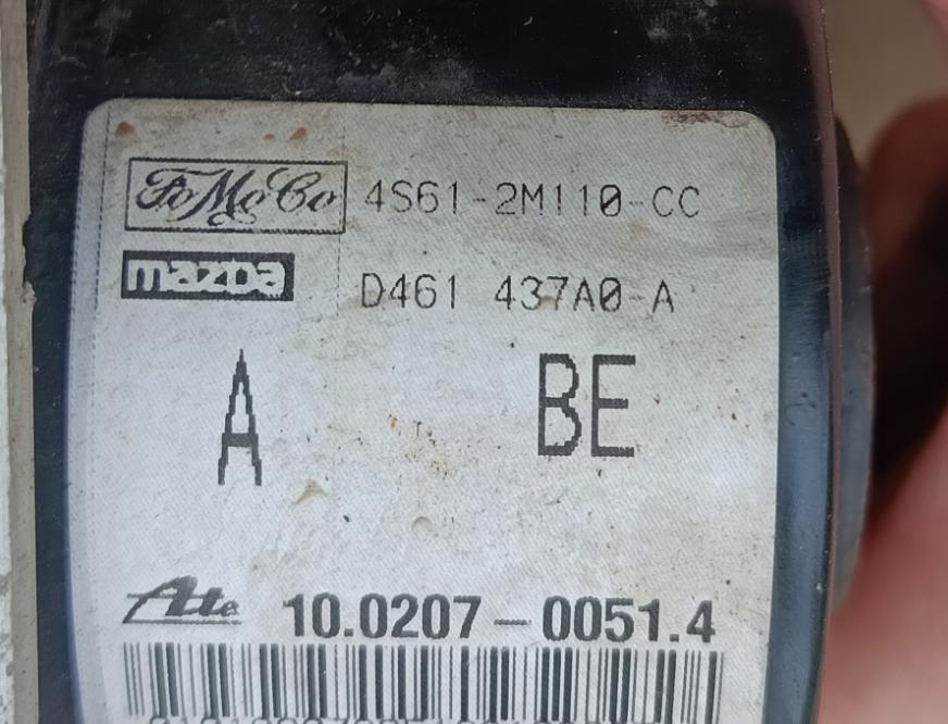 Ford Fusion hatchback 1.4 TDCi diesel 50 kW 2006  Pumpa ABS 4S61-2M110-CC