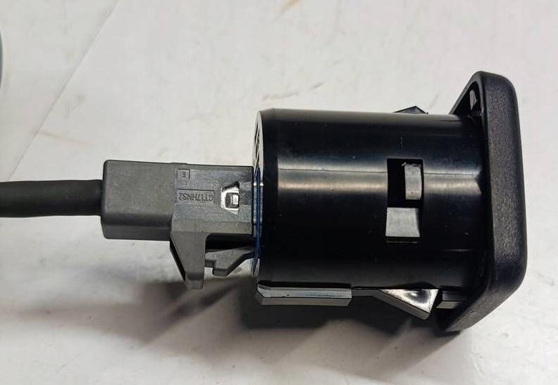 Suzuki SX4 S-Cross 2013-2021 USB port