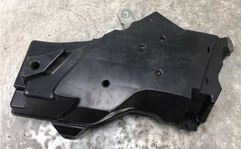 Audi A3 8P 2003-2012 hatchback 1.8 TFSI petrol MT 118 kW 2009  Reproduktor 8P4035382
