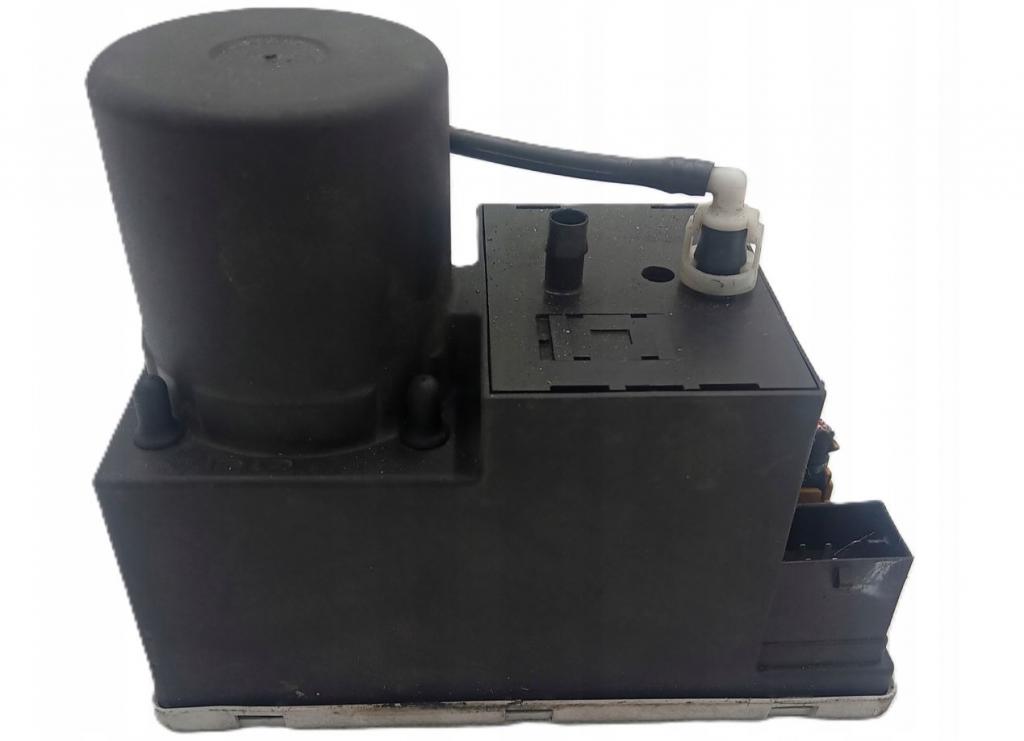 Audi A3 8L 1996-2003 hatchback 1.6 petrol MT 74 kW 1998  Pumpa centrálneho zámku 8D0862257B