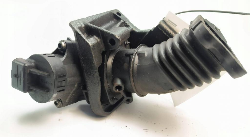 Ford Focus Mk2 2004-2011 hatchback 1.6 TDCI diesel MT 66 kW Škrtiaca klapka 9643836980