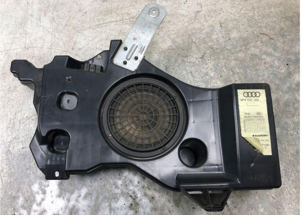 Audi A3 8P 2003-2012 hatchback 1.8 TFSI petrol MT 118 kW 2009  Reproduktor 8P4035382