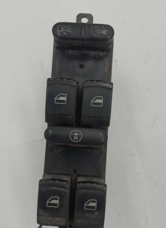 Volkswagen Passat B5 1995-2005 sedan 1.9 TDI diesel MT 96 kW 2002  Prepínač ovládania okna predný ľavý 3B4959793 05073201